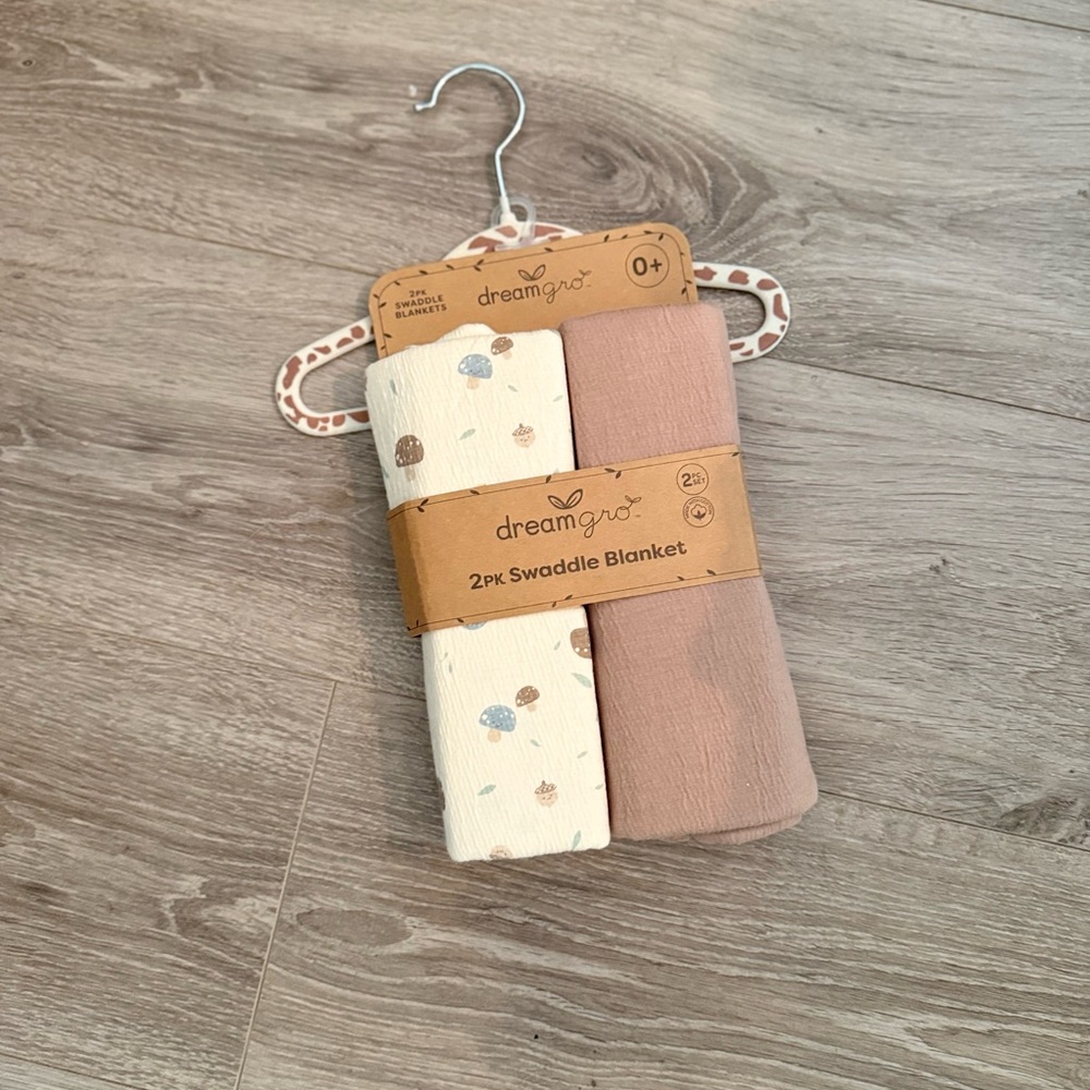 DreamGRO 2-Pack Swaddle Blanket Set